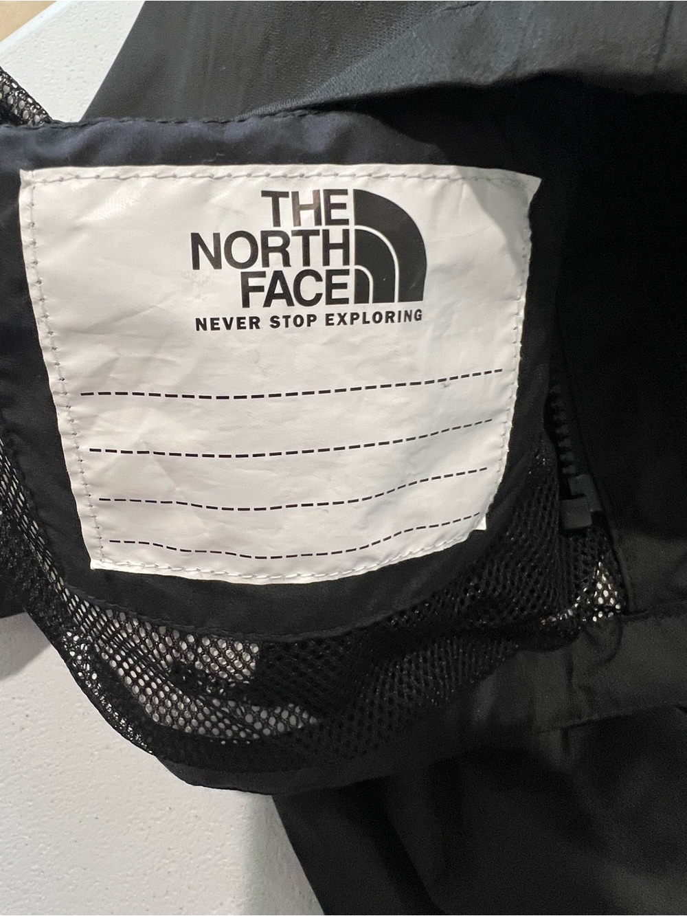 The North Face Black Hooded Raincoat Jacket boys 7-8 - Picture 12 of 12